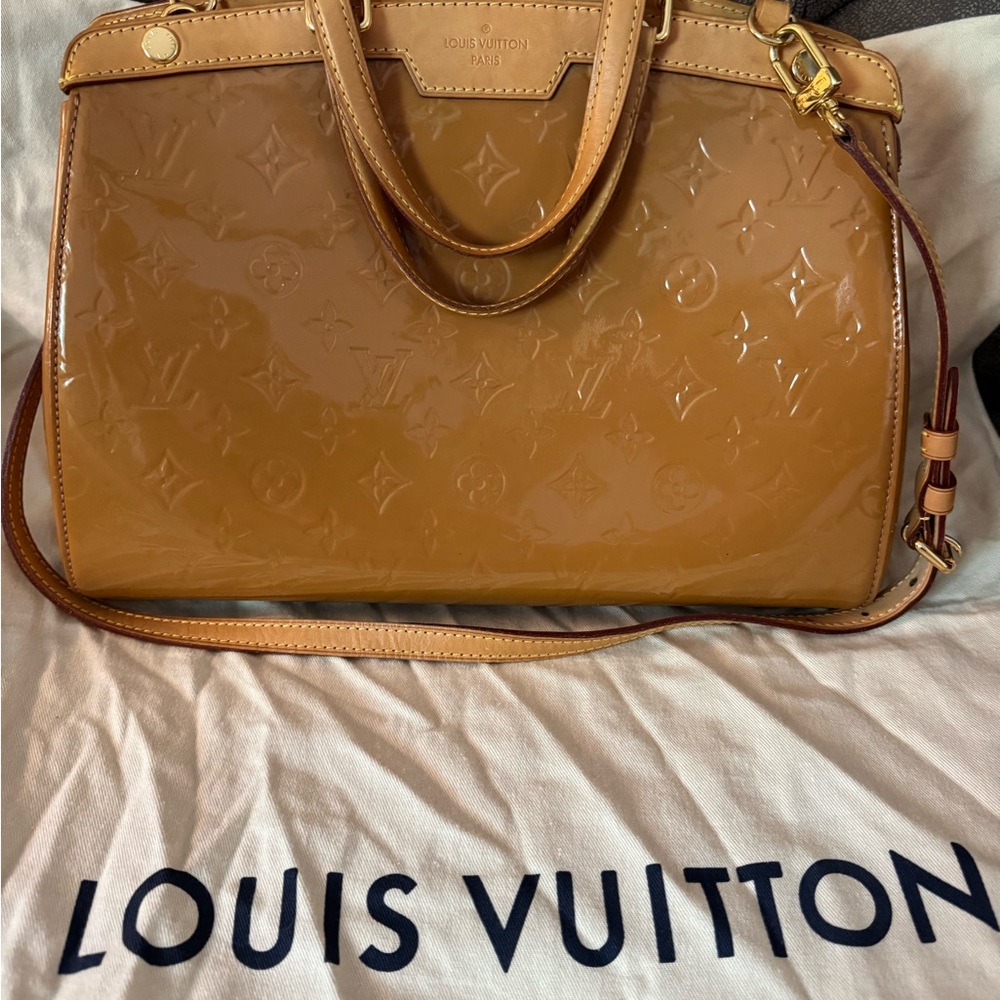 Louis Vuitton tan Venis patent leather MM